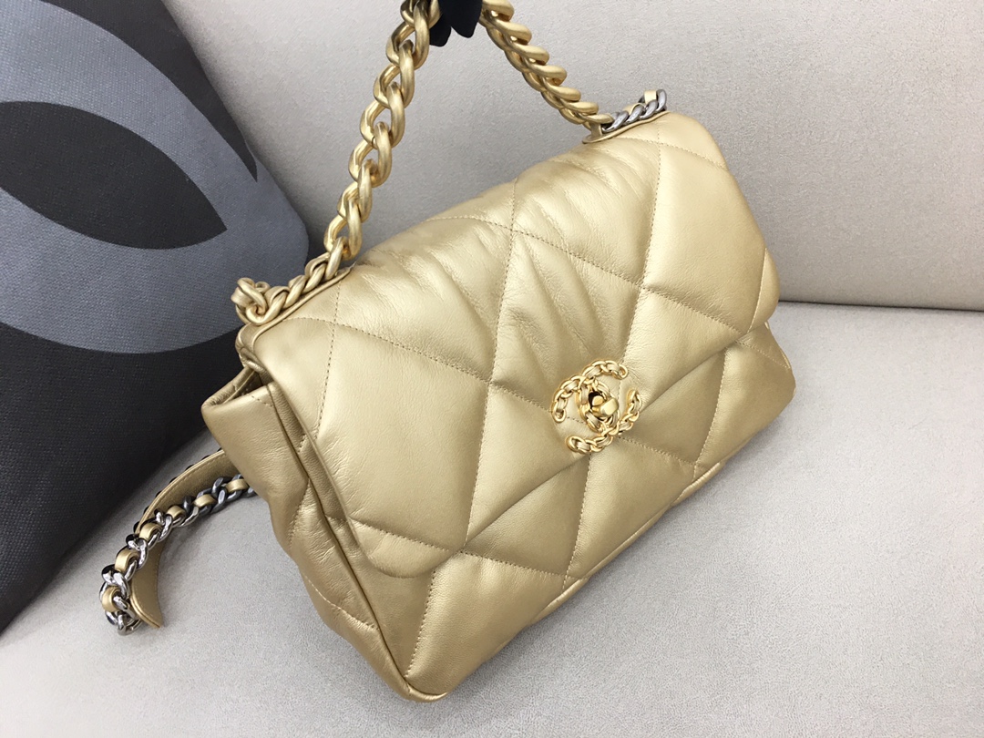 Lambskin 19 Large Handbag Flap Bag AS1161 Gold